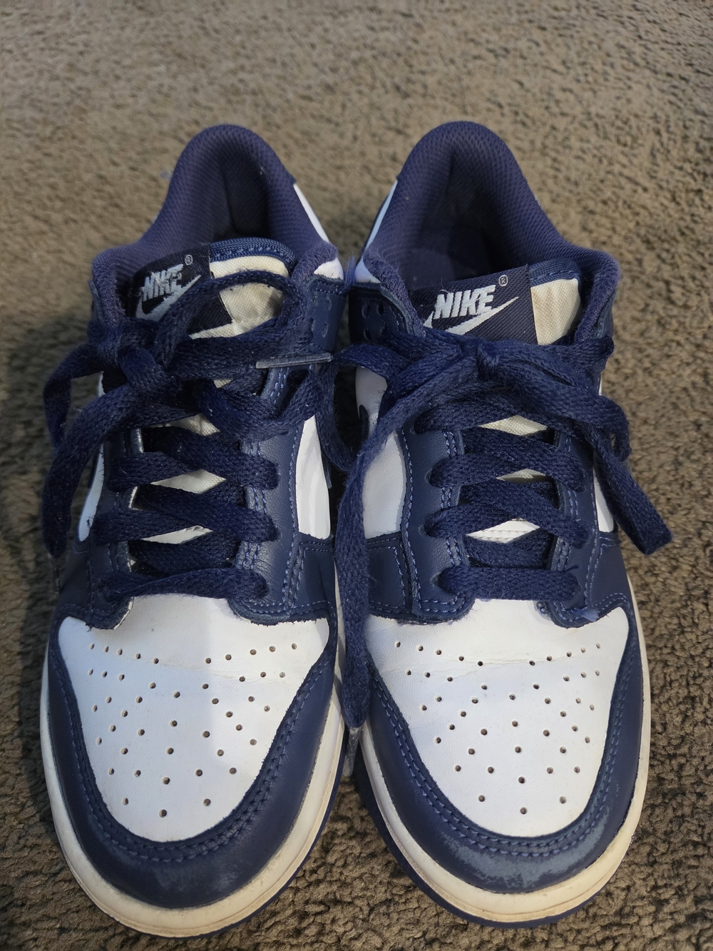 Nike Kids Low-Top Sneakers in Navy and White